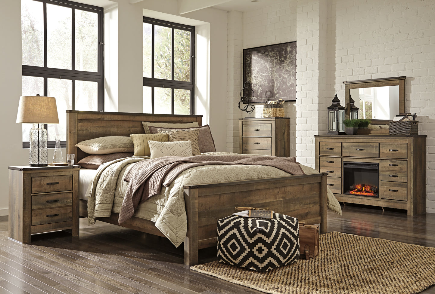 Trinell Panel Bed