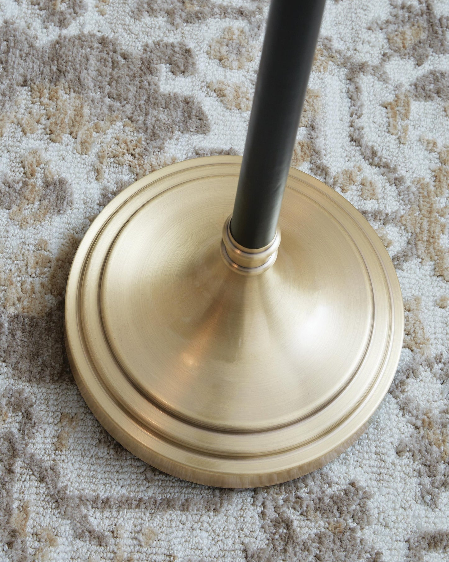 Clairwell Metal Floor Lamp (1/CN)